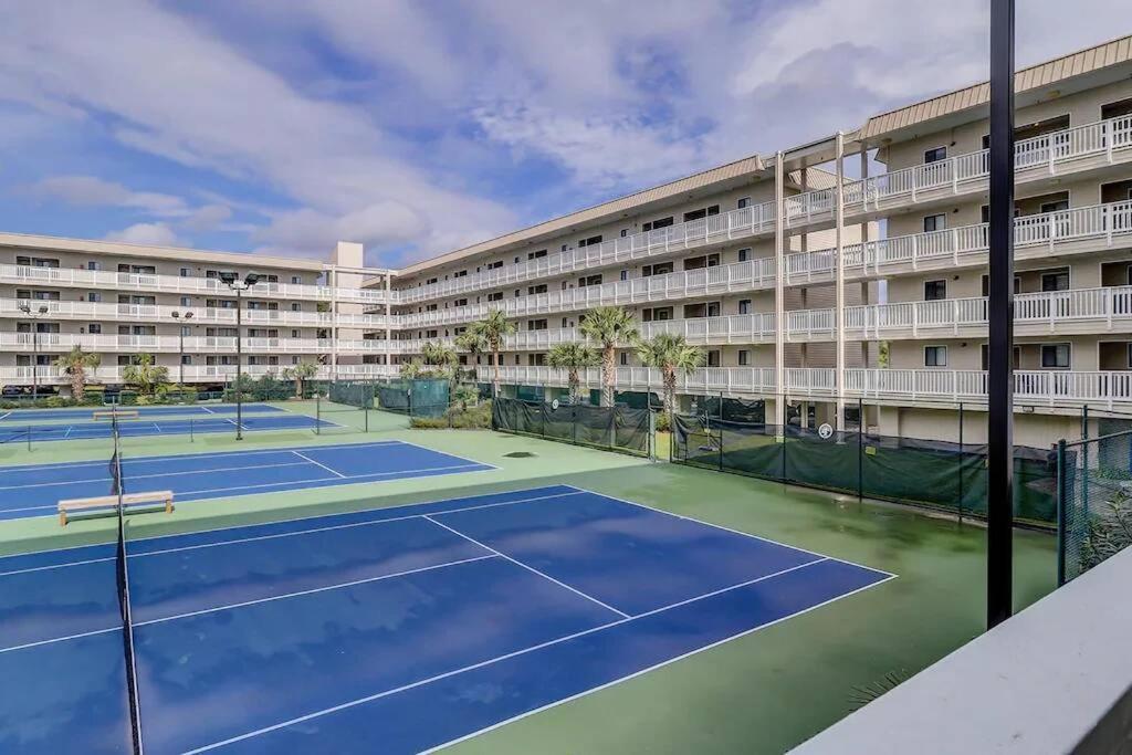 Resort Breeze- 2 Bedroom Pools, Hot Tub, Tennis, Beach هيلتون رئيس جزيرة المظهر الخارجي الصورة